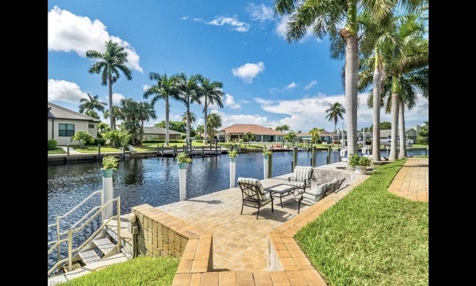 Town and River House | Sunshine, sunsets and Direct Water Access
