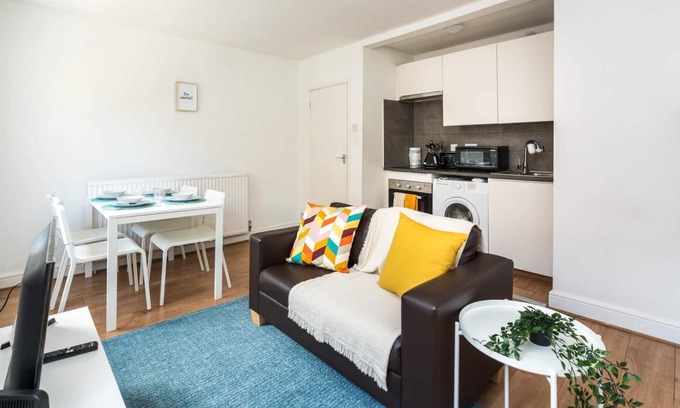 St. Pancras Apartment | Super 1BD Flat minutes from Kings Cross Station!
