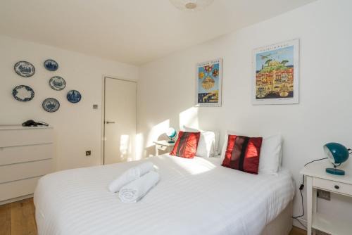 Holloway Apartment | Super 1BD Garden Flat Islington London