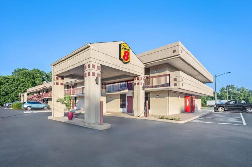 Commerce Hotel | Super 8 by Wyndham Commerce