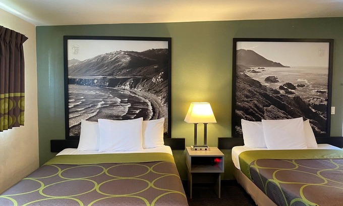 North Fremont Street Hotel | Super 8 by Wyndham Monterey