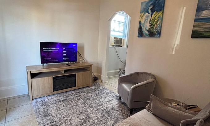 Metairie House | SUPER BOWL - Old Metairie Charm