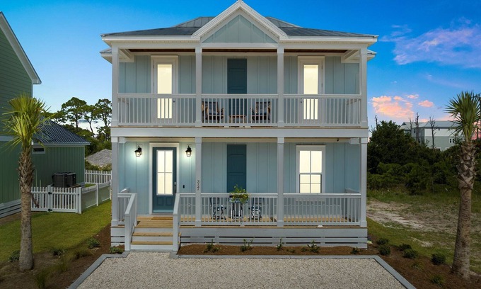 Cape San Blas House | Super Cute House on the Cape - Walk to Beach - Dog Friendly!