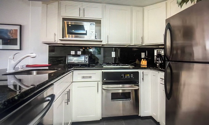 Waikiki Apartment | Super Host Listing Upscale City View Ilikai Hotel