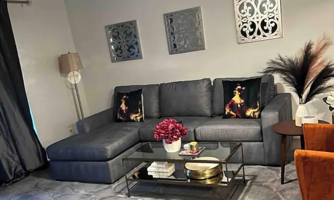Biltmore Heights Condo | Super Host w/great reviews on Airbnb! II Biltmore Gorgeous Luxury Condo