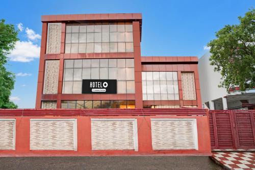 Mohangarh Hotel | Super Hotel O Jankipuram Vikas Nagar