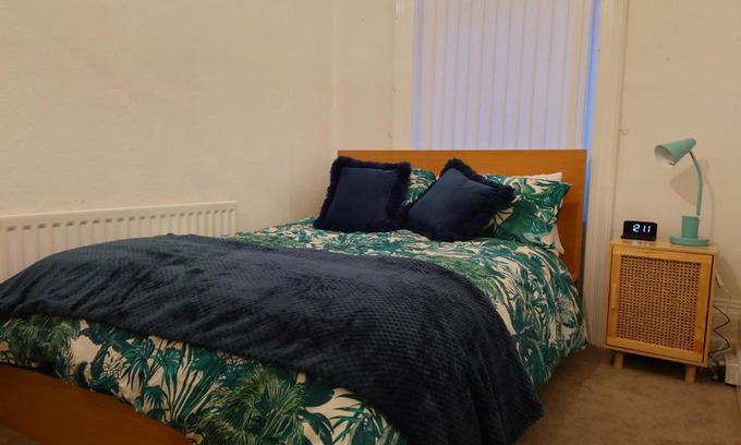 Jesmond Apartment | Super King 2 Bedroom Apartment, Jesmond.
