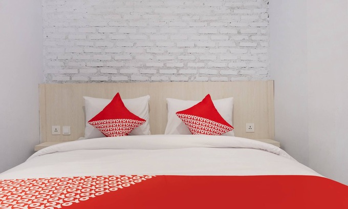 Medan Hotel | Super OYO 3150 Theodore Homestay