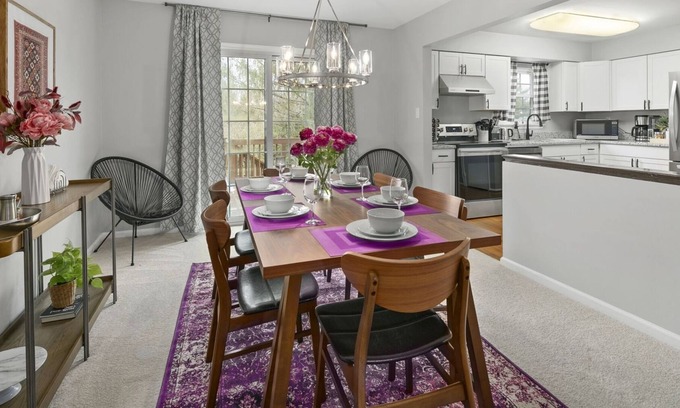 Countryside House | Super-Stylish 4BR Townhome in No VA. Fast WiFi, Roku TV, Fenced Backyard, 24.
