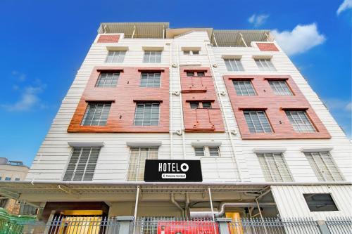 Rajarhat Hotel | Super Townhouse Kaikhali Near Airport