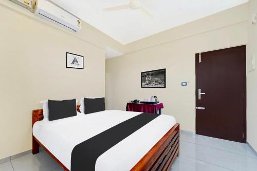 Thiruvananthapuram Hotel | Super Townhouse Trivandrum Padmanabhaswamy Temple Formerly Rezt N Relaz Inn
