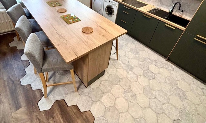 Saint-Remi Apartment | Superb 136m² bright and fully equipped. 4bbes/2sdb + free parking center