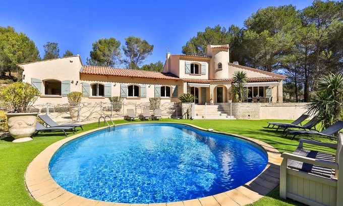 Ventabren Villa | Superb 4-star villa with swimming pool 10 minutes from Aix en Provence