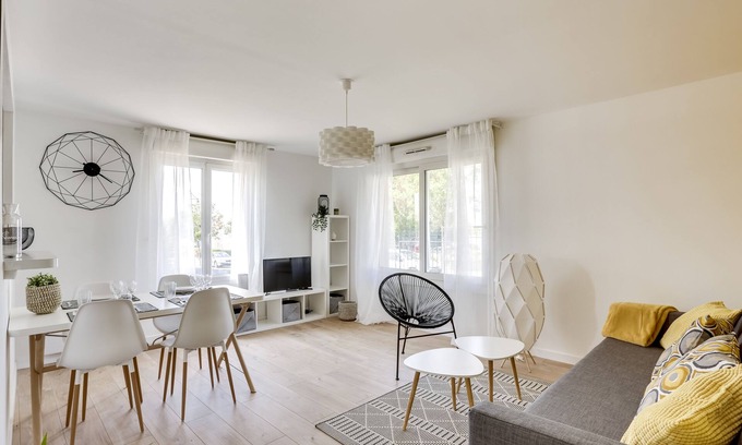 Chanteloup-les-Vignes Apartment | Superb F2 Quiet /Spacious /Functional near Paris