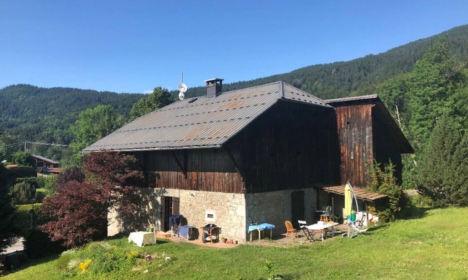 Araches-la-Frasse Ski Chalet | Superb fully-equipped chalet with view, large lot and BBQ