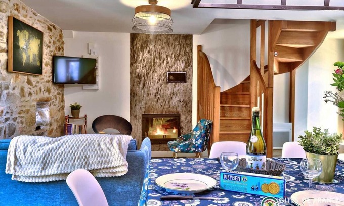 Plouguin Cottage | Superb "L'aber" gîte overlooking the river