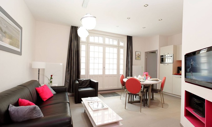 Le Touquet-Paris-Plage Apartment | Superb luxury T3 in Touquettoise villa with parking and wifi