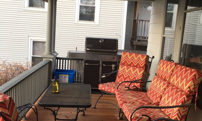 Burlington Apartment | Superb location walk everywhere, Downtown Campus District Burlington