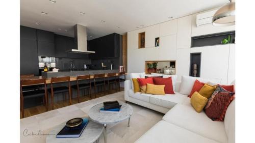 Sao Jose Apartment | Superb Modern and Unique Liberdade Apt