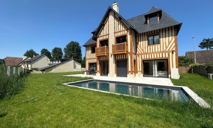 Tourgeville House | SUPERB NEW HOUSE IN DEAUVILLE/TOURGEVILLE 8 MN WALK FROM THE SEA