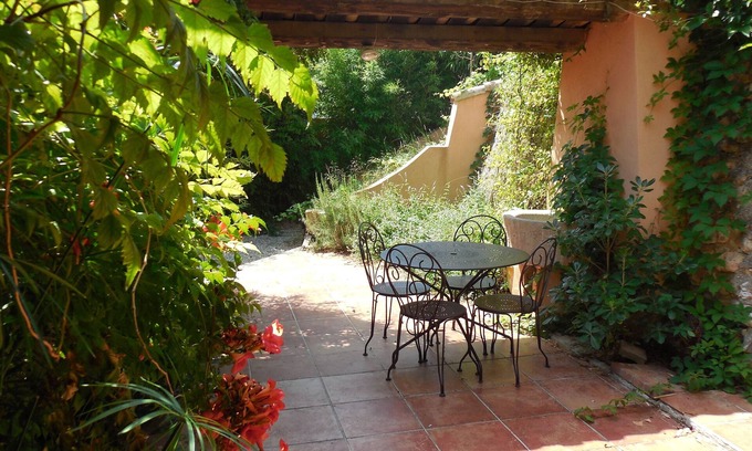 Carry-le-Rouet Apartment | Superb renovated apartment in lower villa with private garden