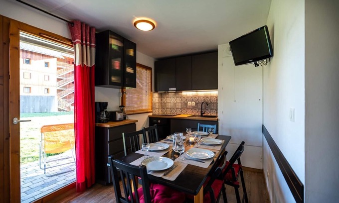 Saint-Etienne-en-Devoluy Apartment | Superb renovated T2 in Superdévoluy, 2/6 pers. 4-season skiing, hiking and relaxation