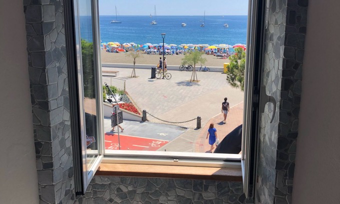 Riva Trigoso Apartment | Superb seafront