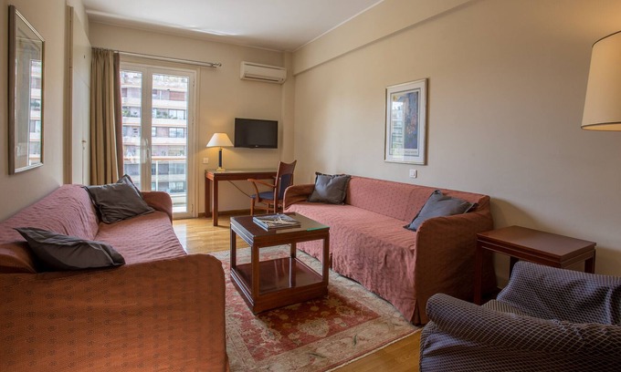 Ilisia Apartment | Superb serviced flat for 4 in the heart of Athens with view