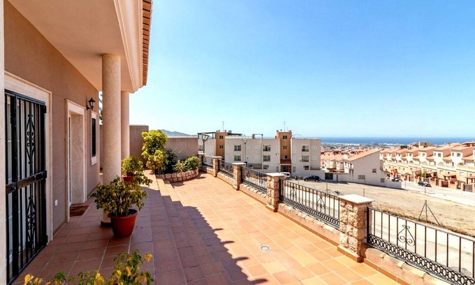 Motril Villa | Superb view for 8 people in Mediterranean style