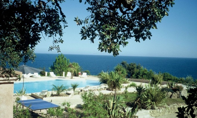 Sari-Solenzara Villa | Superb villa overlooking the sea or gardens with swimming pool in Solenzara, Corsica