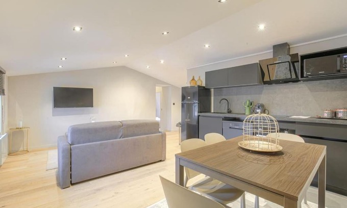 La Tour-de-Salvagny Apartment | Superbe appartement rénové et lumineux, Salvagny