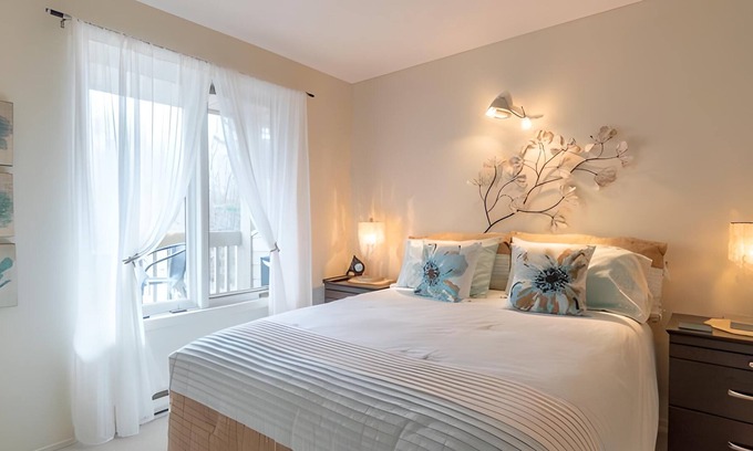 Magog Condo | Superbe condo**** bord de l'eau à Magog