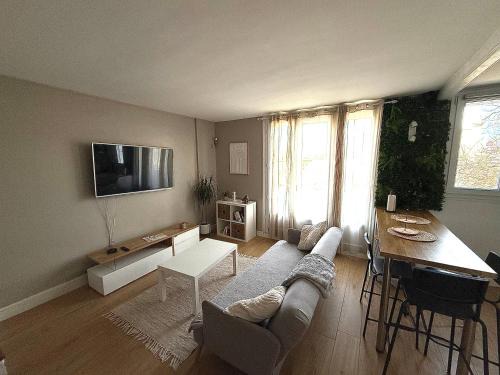 Secteur 3 Apartment | superbe duplex avec parking gratuit