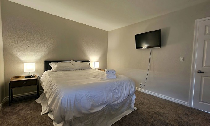Las Vegas Apartment | Superhost 5 Star Service with 2 Bedrooms