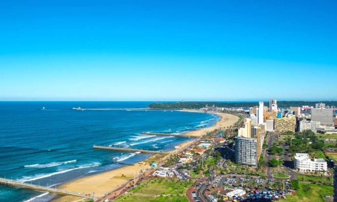 Umhlanga Apartment | Superior Studio with Balcony at Lagoon Drive Durban