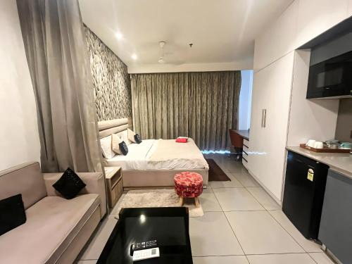 Karol Bagh Apartment | Supernova Noida heights-crystal edge studio