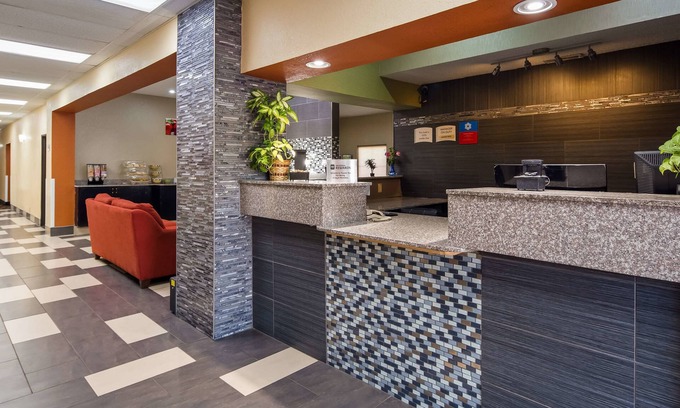 Blue Springs Hotel | SureStay Plus Hotel by Best Western Blue Springs