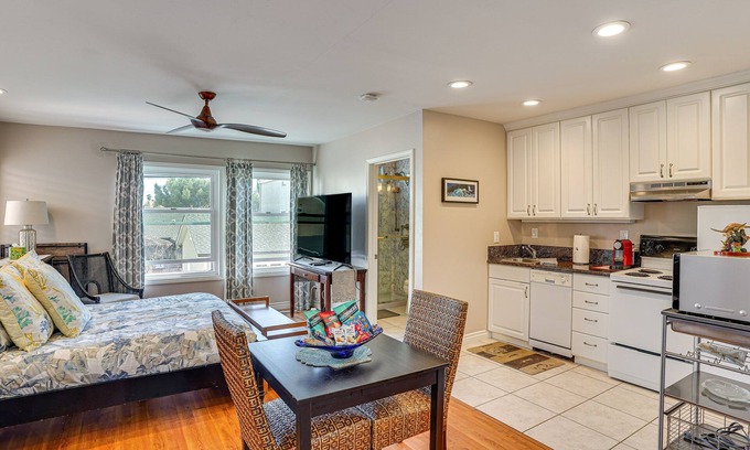 Huntington Beach House | Surf City Getaway - Walk to Sand!