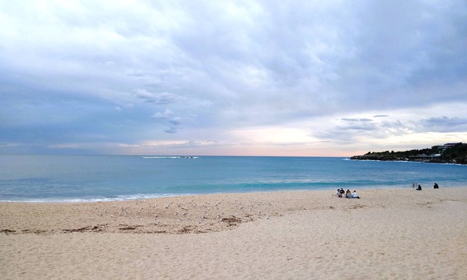Coogee House | Surf house, barefoot to Coogee beach, Sydney, pets welcome