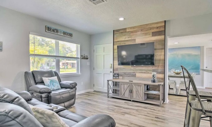 Seminole House | Surf n Turf Dog Friendly Home