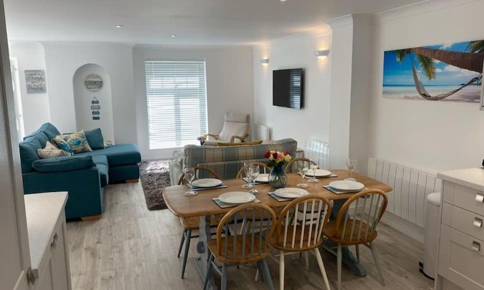 Saint Columb Major House | Surf's Up! Perfect base for holidays or work in Cornwall