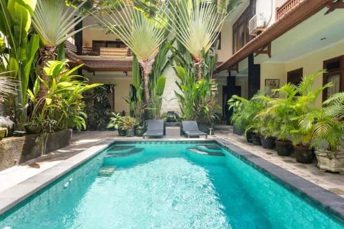 Downtown Kuta Apartment | SURFARIS INN on poppies 2