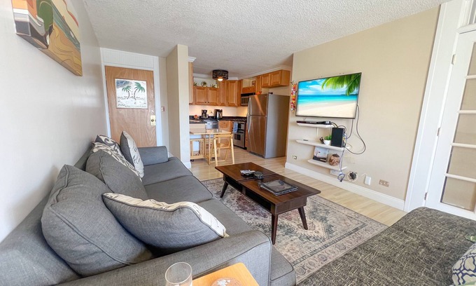 Waikiki Condo | Surfer's Sanctuary at Waikiki Lanais