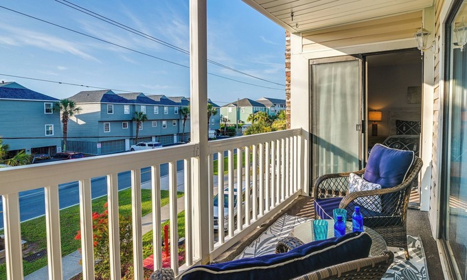 Long Bay Estates Condo | Surfside Beach Condo w/Ocean Access & Balcony!