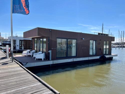 Monnickendam Boat Rental | Surla luxury sailing Houseboat Splendid at Marina Monnickendam