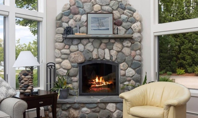Suttons Bay House | Suttons Bay Beach House Private Beachfront