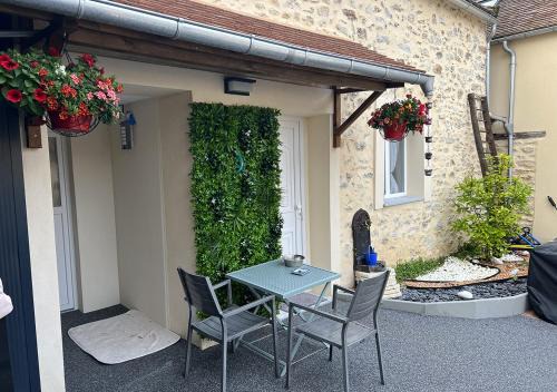 Petit Moisenay Apartment | Suzy Home 2