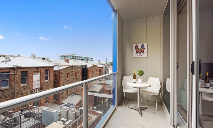 Adelaide Central Business District Apartment | Swainson on Bent