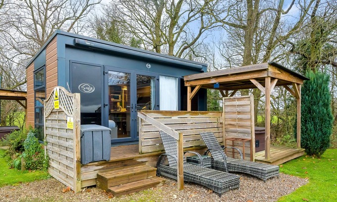 Calthwaite Cottage | SWALLOW, pet friendly, with hot tub in Armathwaite