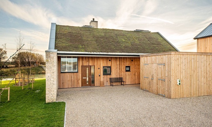 Holworth House | Swan Landing (WI10), Silverlake, Dorset.
